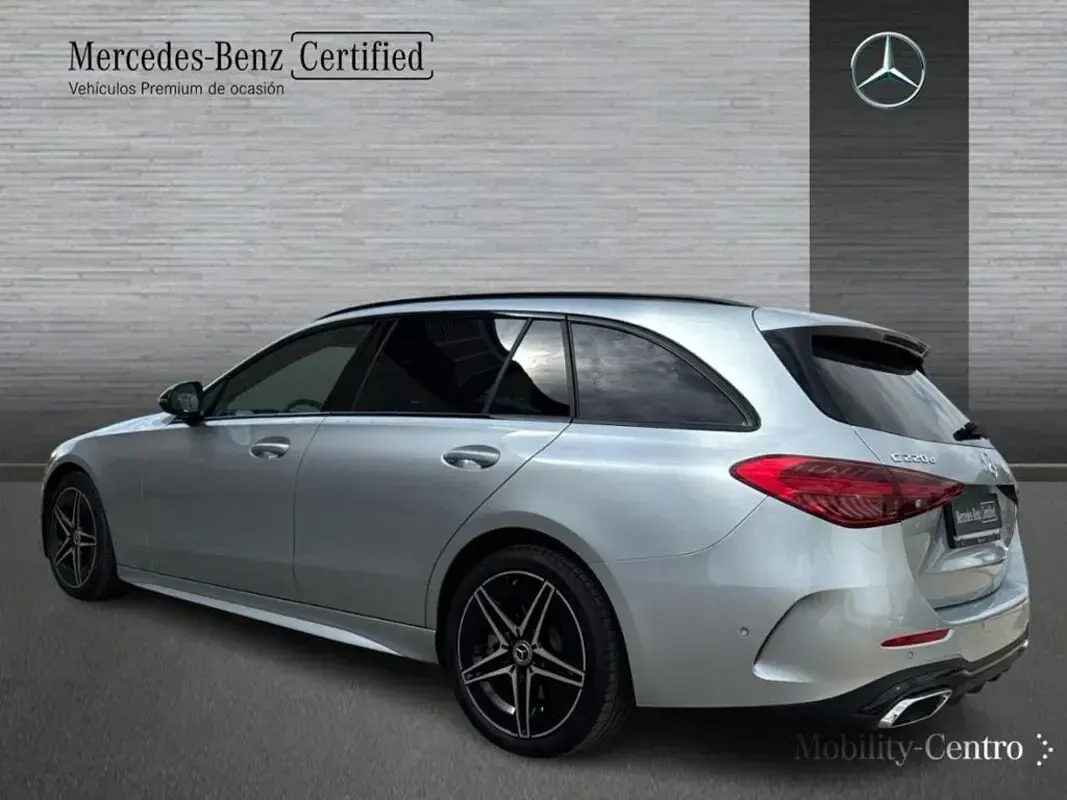 Usado Mercedes C220 200 CV (147 kW) 2025 Plata hightech Familiar