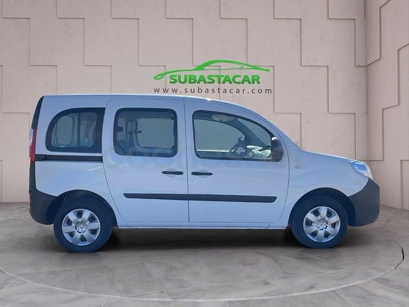 Usado Renault Kangoo 75 CV (55 kW) 2019 Blanco Monovolumen