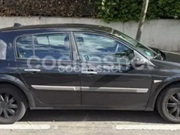 Usado Renault Mégane II Dynamique 115 CV (84 kW) 2006 Negro Berlina