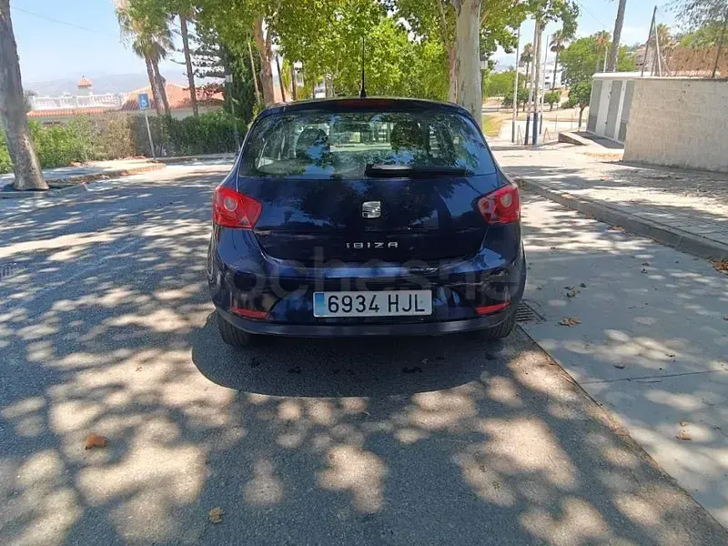 Usado Seat Ibiza I-Tech 105 CV (77 kW) 2014 Azul Berlina