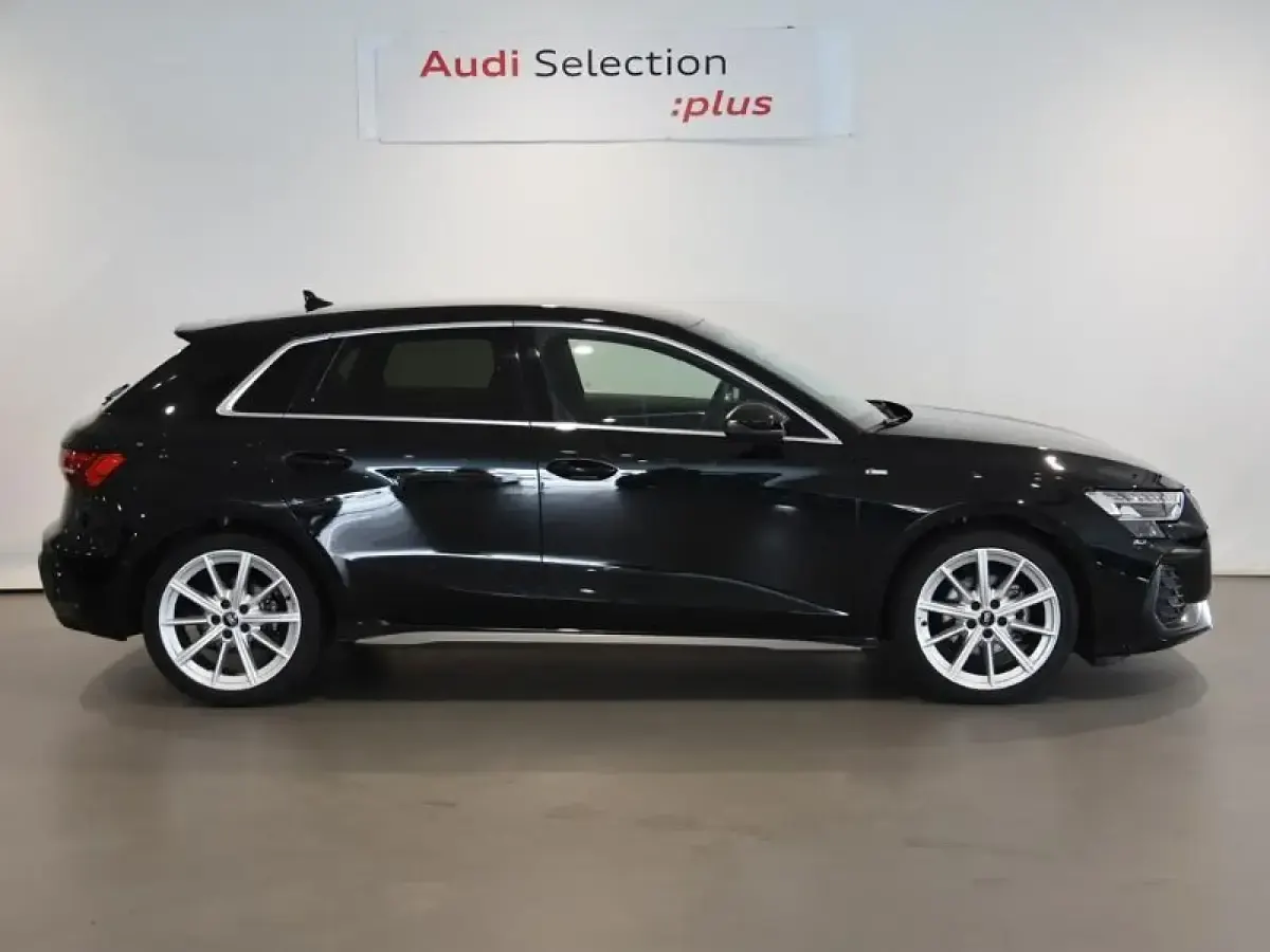 Usado Audi A3 S-Line 150 CV (110 kW) 2025 Negro