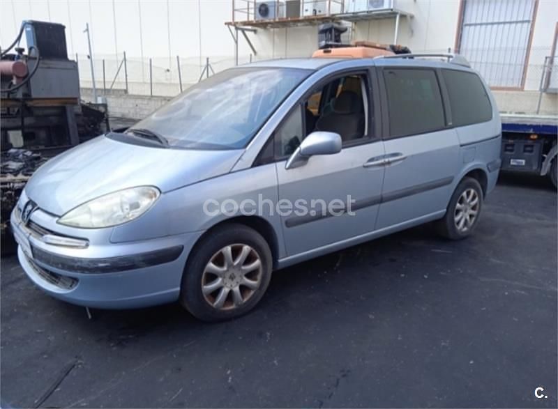 Gris / plata Usado 2005 Peugeot 807 Monovolumen | 3200 € (Precio justo) - Imagen 1/1