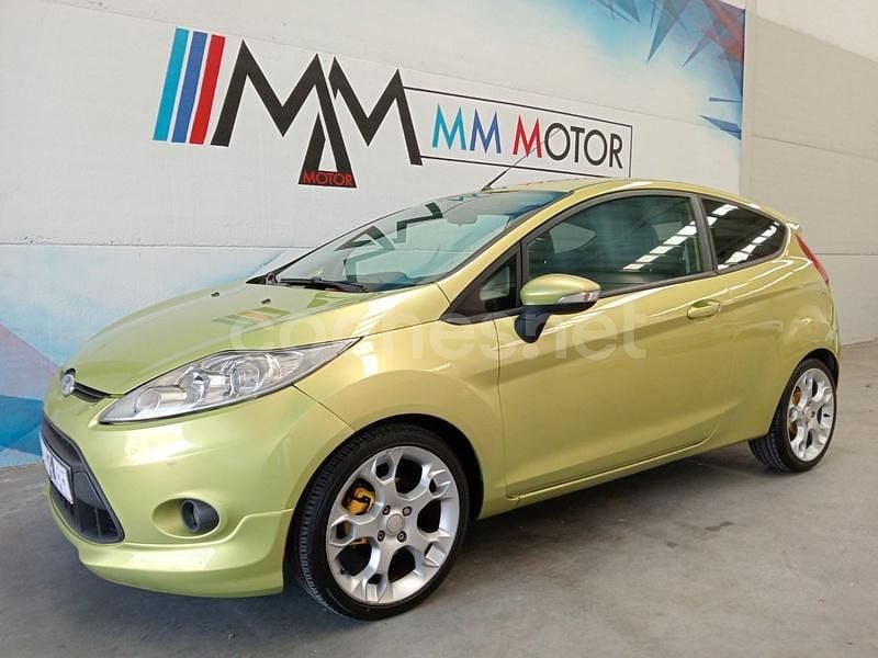 Verde Usado 2009 Ford Fiesta Sport Utilitario | 5000 € (Precio justo) - Imagen 1/4