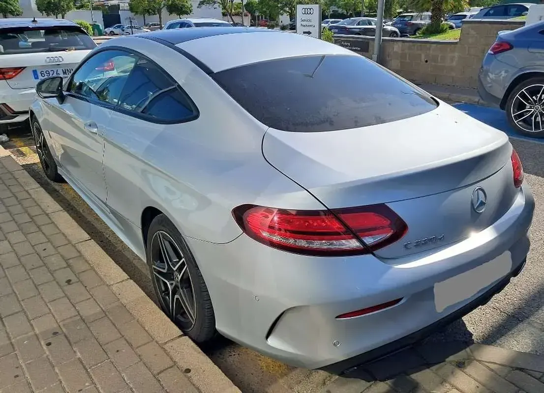 Usado Mercedes C220 194 CV (142 kW) 2020 Gris Coupe