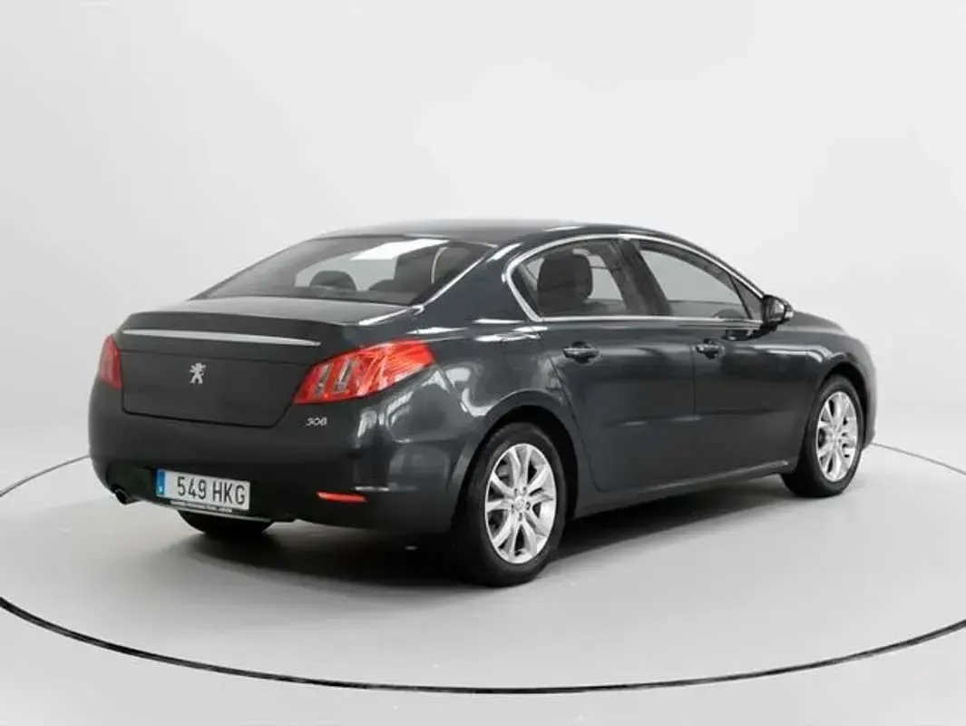 Usado Peugeot 508 Allure 156 CV (114 kW) 2012 Gris Berlina