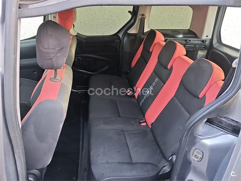 Usado Citroën Berlingo Feel 100 CV (73 kW) 2016 Gris / plata Monovolumen