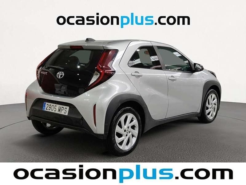 Usado Toyota Aygo Play 72 CV (52 kW) 2024 Gris Utilitario