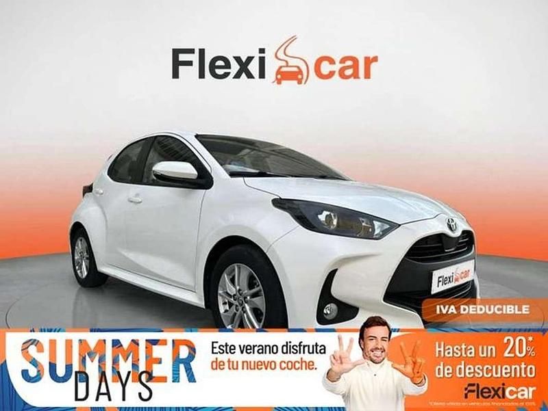 Blanco Usado 2022 Toyota Yaris Hybrid Active Berlina | 16.390 € (Super precio) - Imagen 1/4
