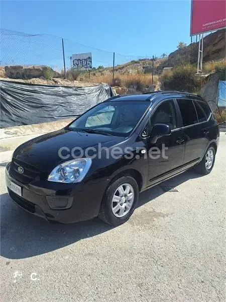 Usado Kia Carens 140 CV (102 kW) 2007 Negro Monovolumen