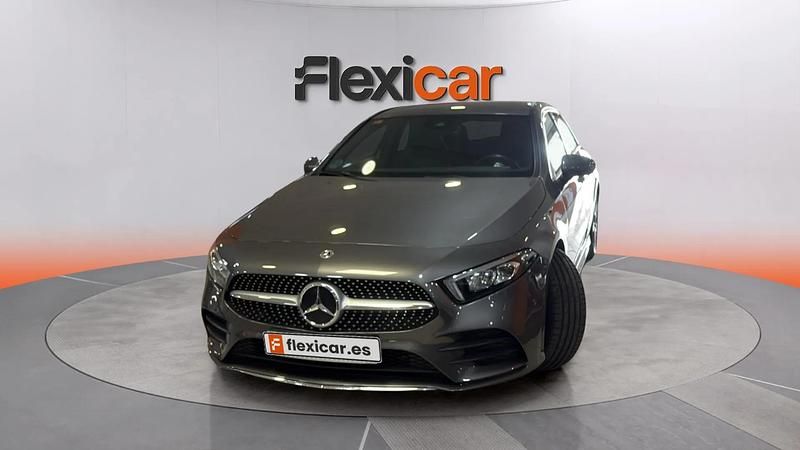 Usado Mercedes A180 116 CV (85 kW) 2021 Gris Berlina