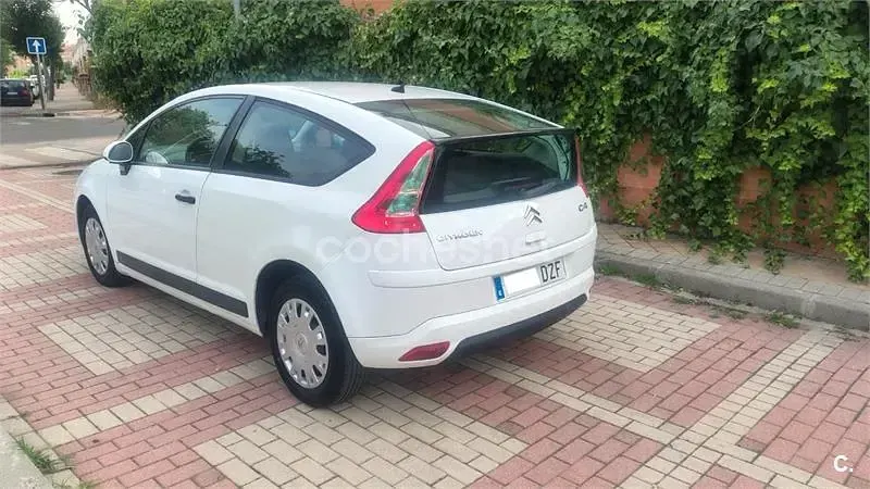 Usado Citroën C4 90 CV (66 kW) 2006 Blanco Berlina