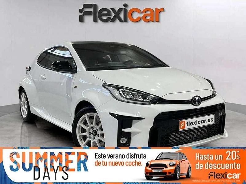 Blanco Usado 2022 Toyota Yaris Berlina | 31.390 € (Super precio) - Imagen 1/4