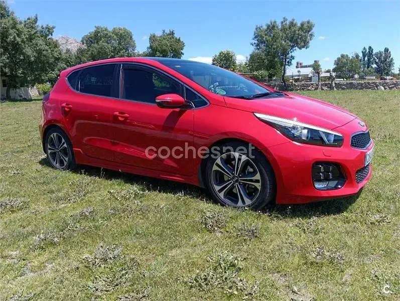 Usado Kia Ceed GT GT-Line 136 CV (100 kW) 2017 Rojo Berlina