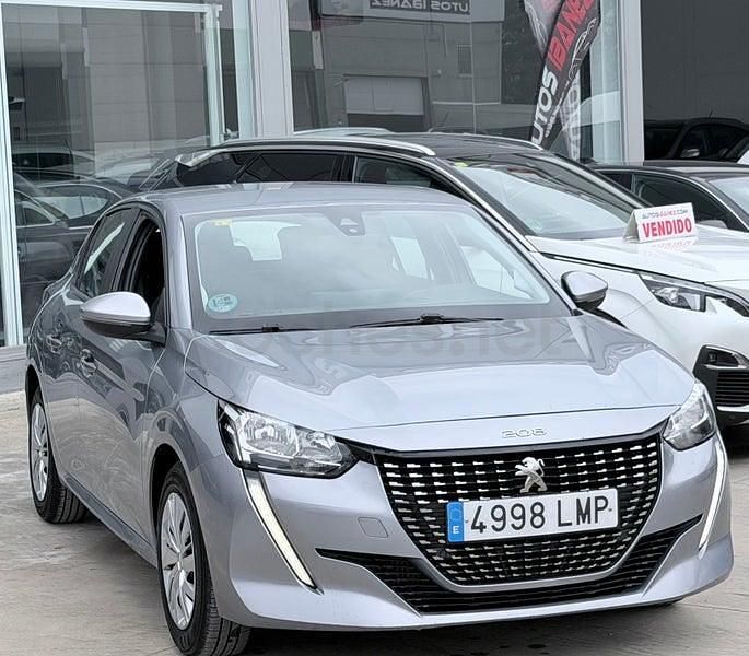 Usado Peugeot 2008 Active 110 CV (80 kW) 2022 Gris / plata SUV