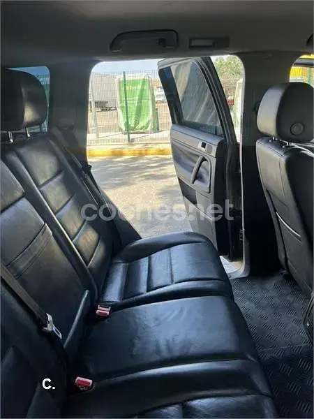 Usado VW Touareg 225 CV (165 kW) 2005 Negro SUV