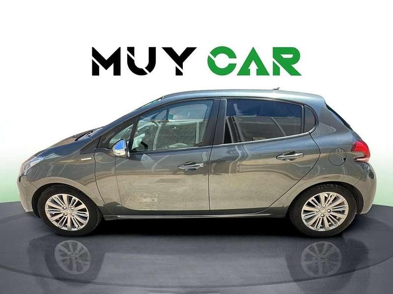 Usado Peugeot 208 Style 82 CV (60 kW) 2017 Gris Utilitario