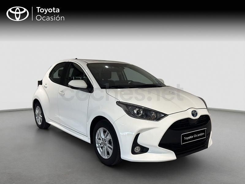 Usado Toyota Yaris Hybrid Business Edition 116 CV (85 kW) 2021 Blanco Berlina
