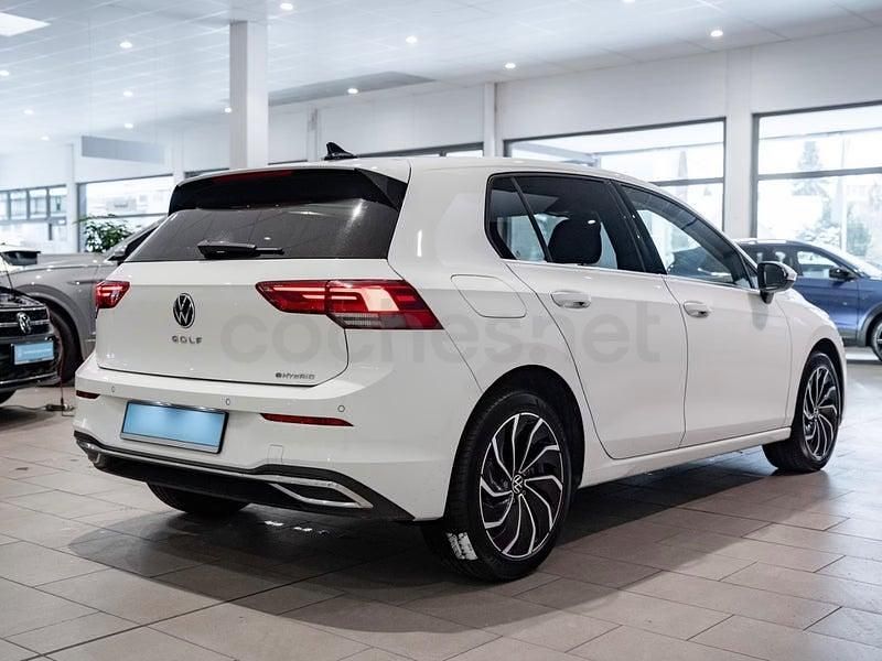 Usado VW Golf VIII 204 CV (150 kW) 2022 Blanco Berlina