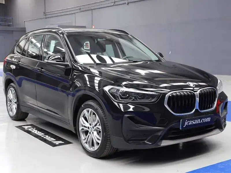 Usado BMW X1 Sport Line 220 CV (161 kW) 2021 Negro SUV