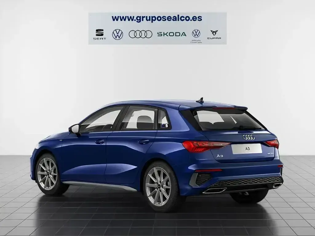 Usado Audi A3 S-Line 150 CV (110 kW) 2021 Azul Berlina