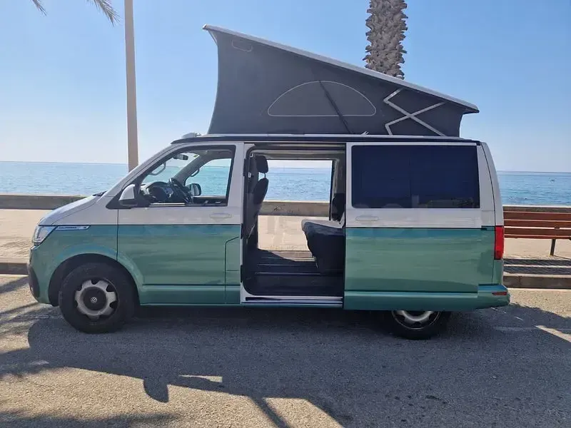Usado VW California Beach 150 CV (110 kW) 2020 Verde Van