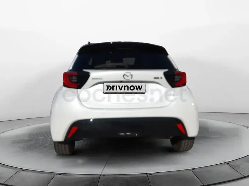Usado Mazda 2 Homura-Line 116 CV (85 kW) 2024 Blanco Utilitario
