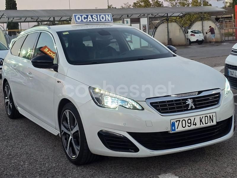 Usado Peugeot 308 SW GT 205 CV (150 kW) 2017 Blanco Familiar