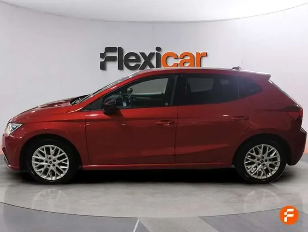 Usado Seat Ibiza FR 110 CV (80 kW) 2023 Rojo Utilitario