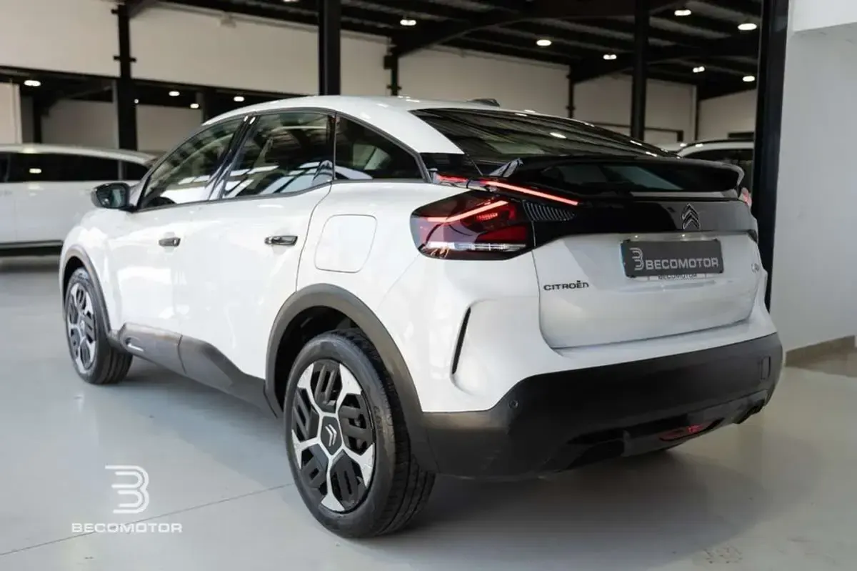 Usado Citroën C4 Feel 102 CV (75 kW) 2023 Blanco SUV