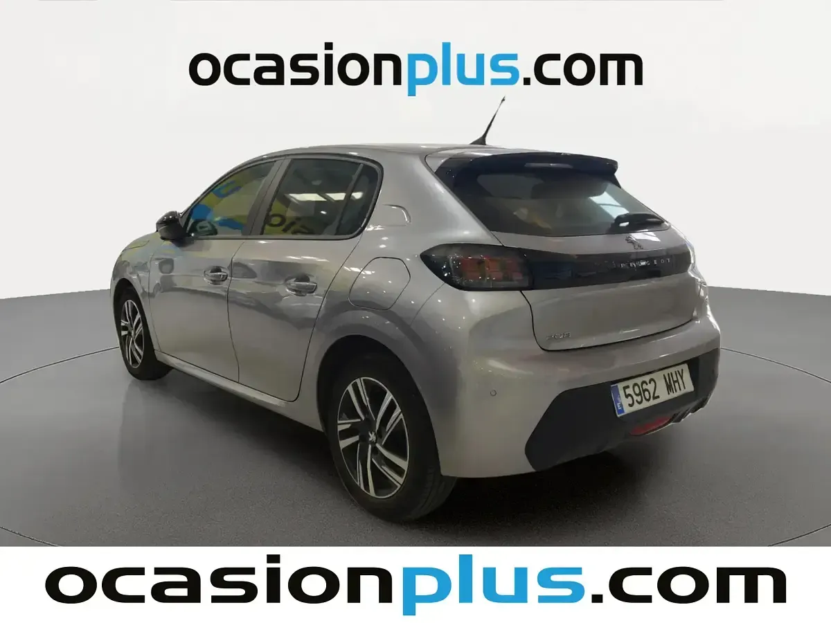 Usado Peugeot 208 Active 75 CV (55 kW) 2023 Gris Utilitario