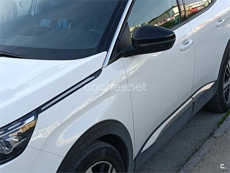 Usado Peugeot 3008 Allure 120 CV (88 kW) 2017 Blanco SUV