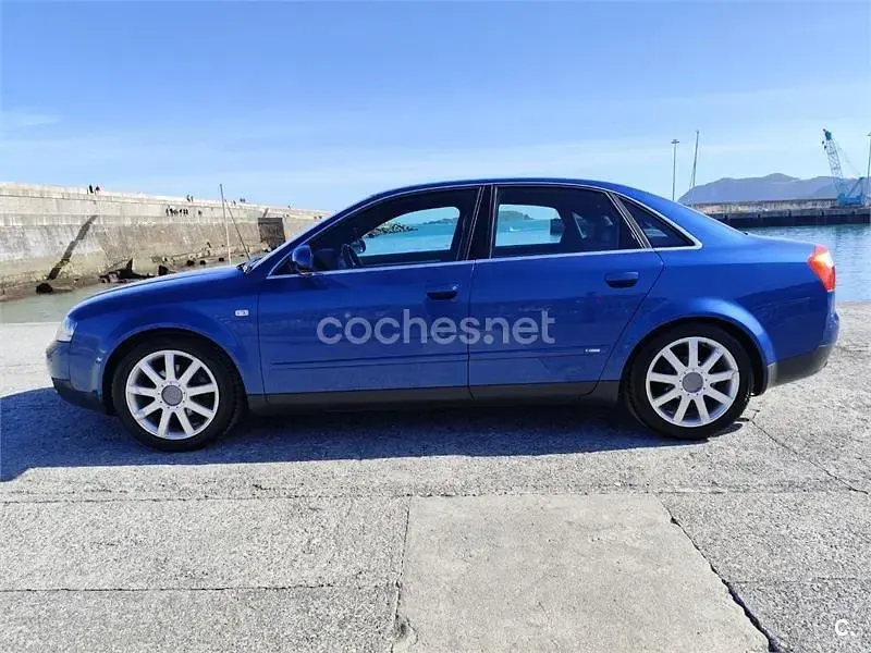 Usado Audi A4 S-Line 130 CV (95 kW) 2003 Azul Berlina