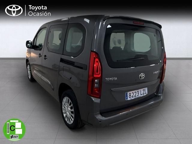 Usado Toyota Proace Verso Active 131 CV (96 kW) 2022 Gris Familiar