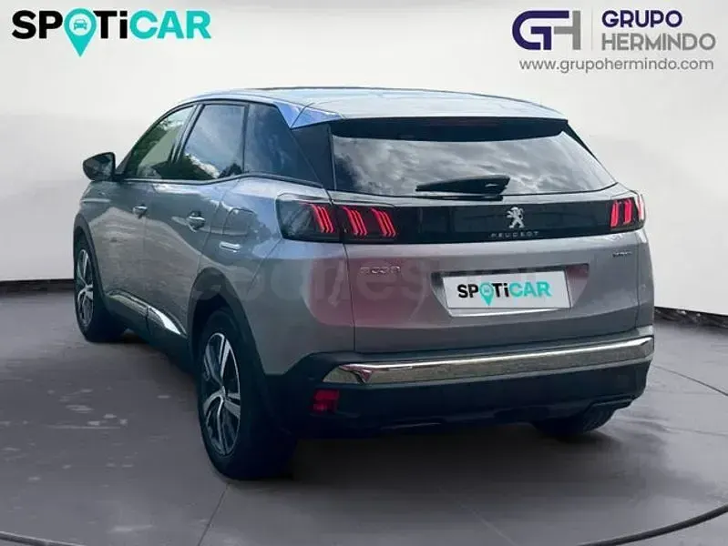 Usado Peugeot 3008 Allure 225 CV (165 kW) 2023 Gris / plata SUV