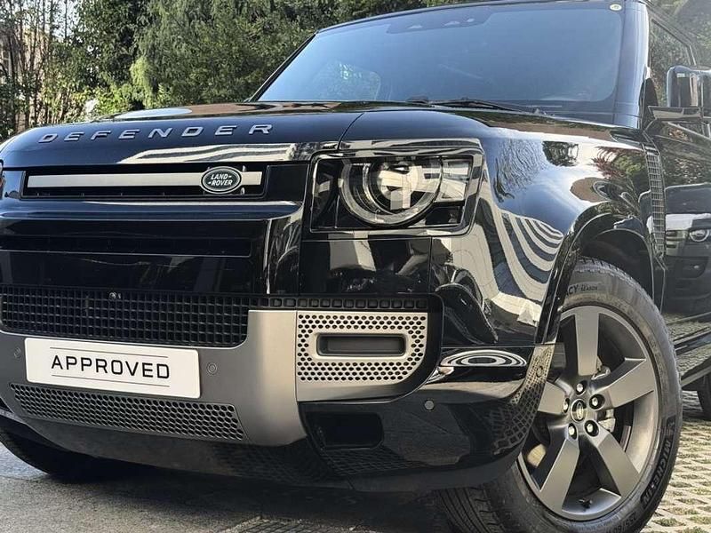 Usado Land Rover Defender SE 249 HP (183 kW) 2025 Preto SUV