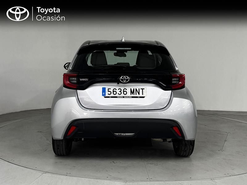 Usado Toyota Yaris Edition 125 CV (91 kW) 2024 Gris / plata Utilitario
