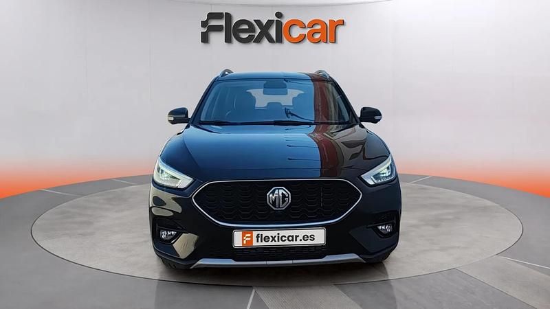 Begagnad MG ZS Luxury 111 HK (81 kW) 2023 Svart Sedan