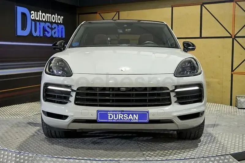 Usado Porsche Cayenne 462 CV (339 kW) 2021 Gris / plata SUV