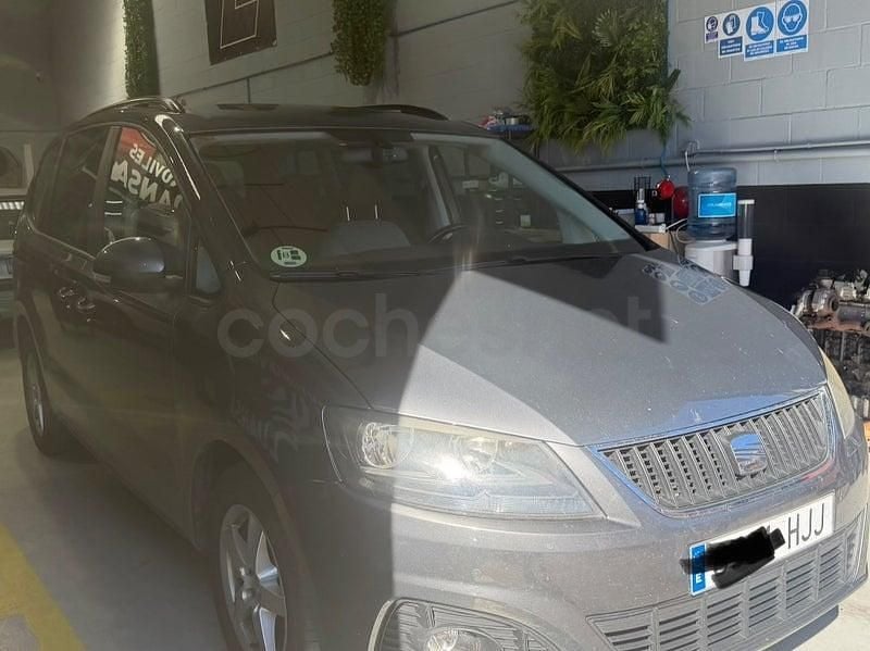 Usado Seat Alhambra Ecomotive 140 CV (102 kW) 2012 Beige Monovolumen