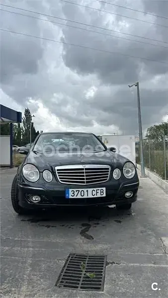 Usado Mercedes E320 Elegance 224 CV (164 kW) 2003 Azul Berlina