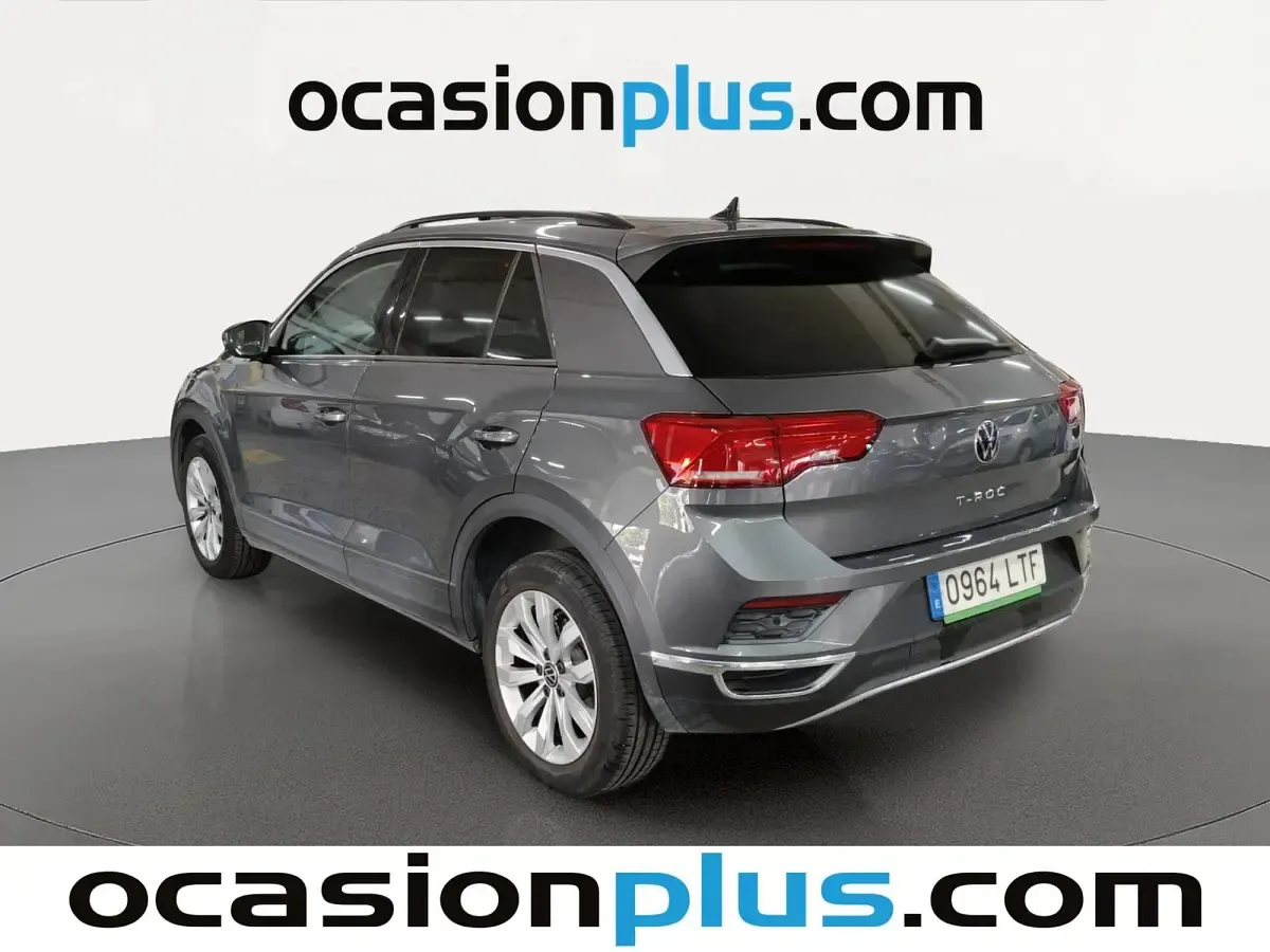 Usado VW T-Roc Advance 110 CV (80 kW) 2021 Gris SUV