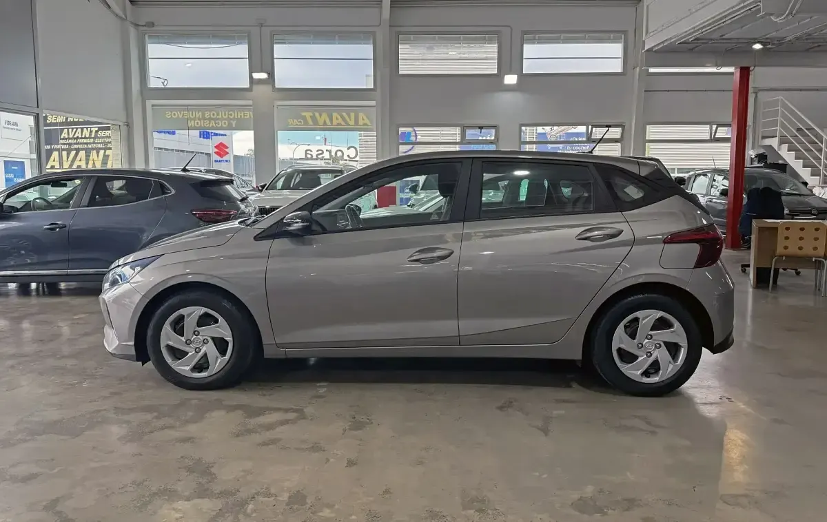Usado Hyundai i20 100 HP (73 kW) 2023 Bege Citadino