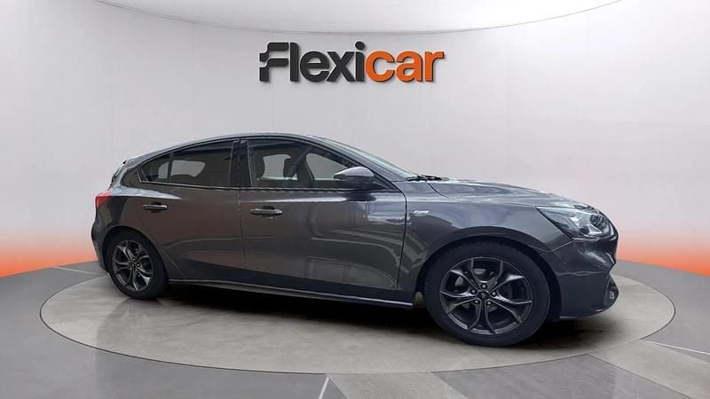 Usado Ford Focus ST-Line 125 CV (91 kW) 2019 Gris Utilitario