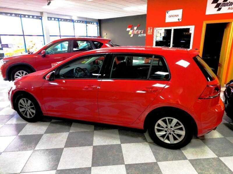 Usado VW Golf VII Advance 105 CV (77 kW) 2013 Rojo Utilitario