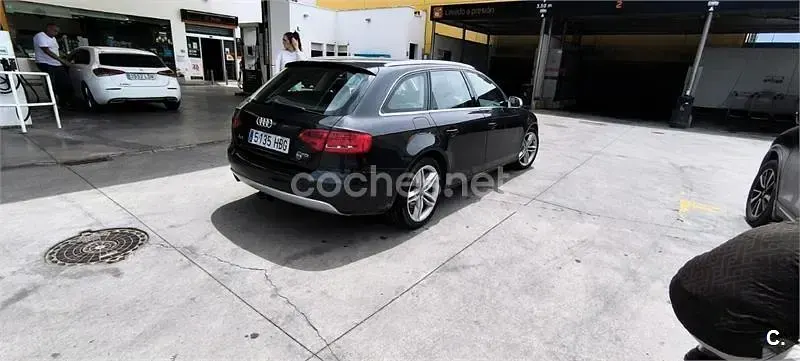 Usado Audi A4 143 CV (105 kW) 2011 Negro Familiar