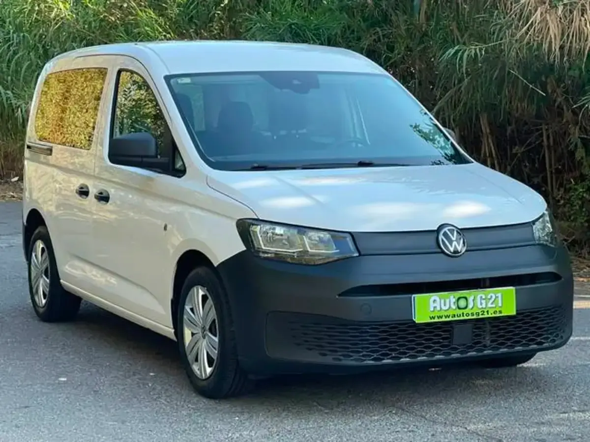 Usado VW Caddy Trendline 102 CV (75 kW) 2021 Blanco Monovolumen