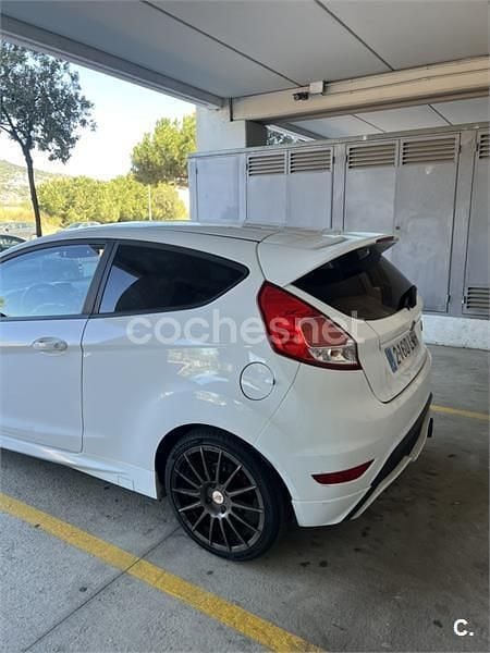 Usado Ford Fiesta ST 182 CV (133 kW) 2014 Blanco Utilitario