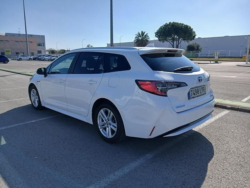 Usado Toyota Corolla Active 122 CV (89 kW) 2021 Blanco Familiar