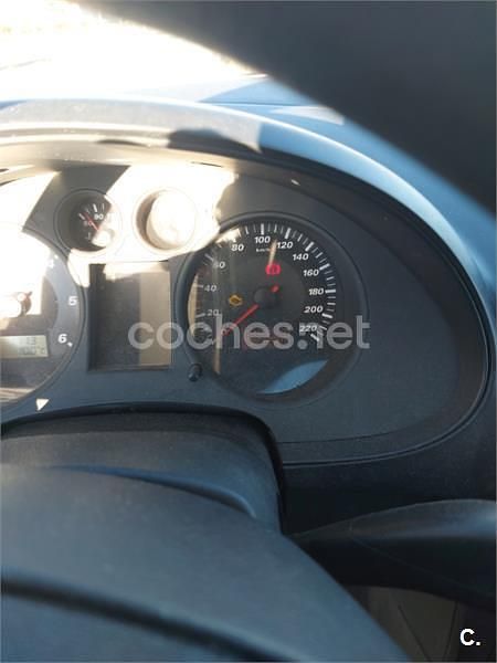 Usado Seat Ibiza Sport 100 CV (73 kW) 2005 Azul Berlina