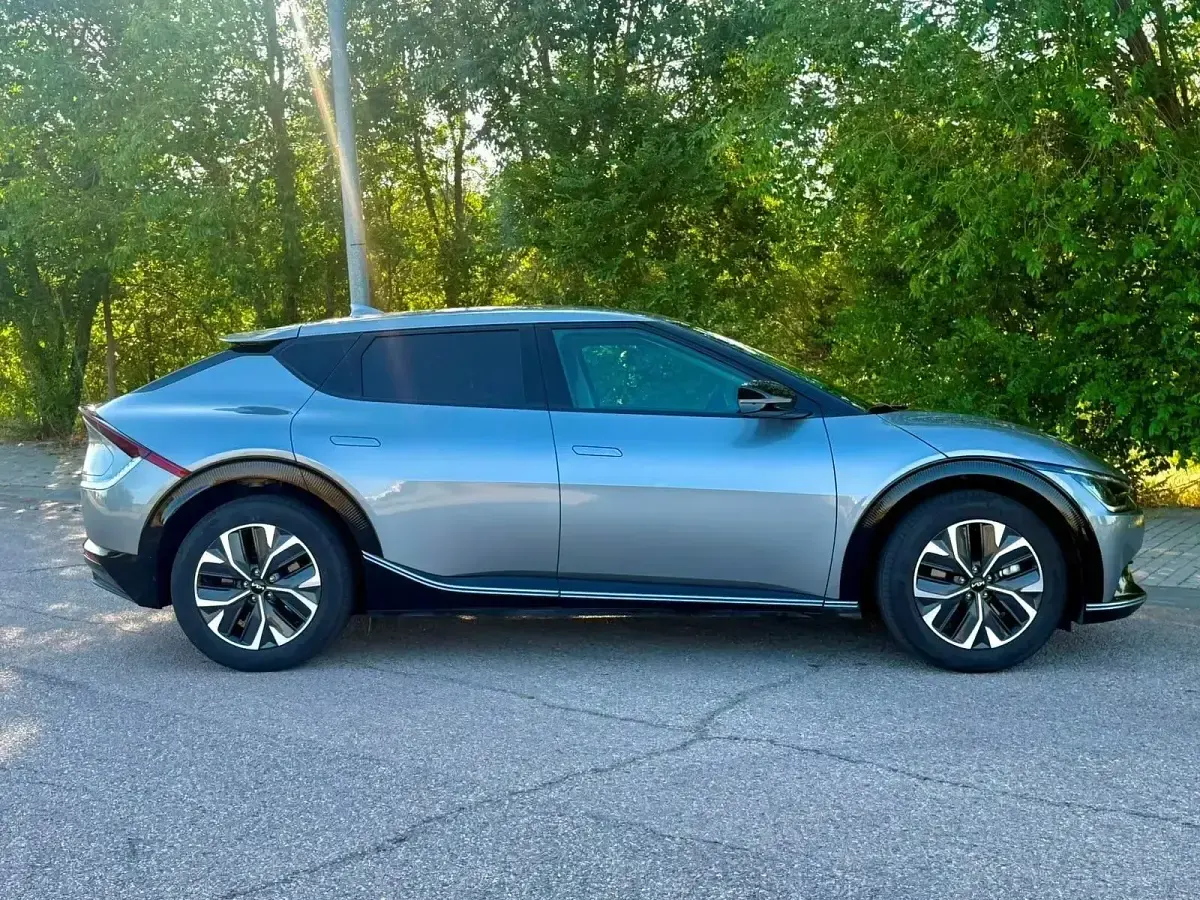 Usado Kia EV6 Air 168 kW (229 CV) 2023 Gris SUV